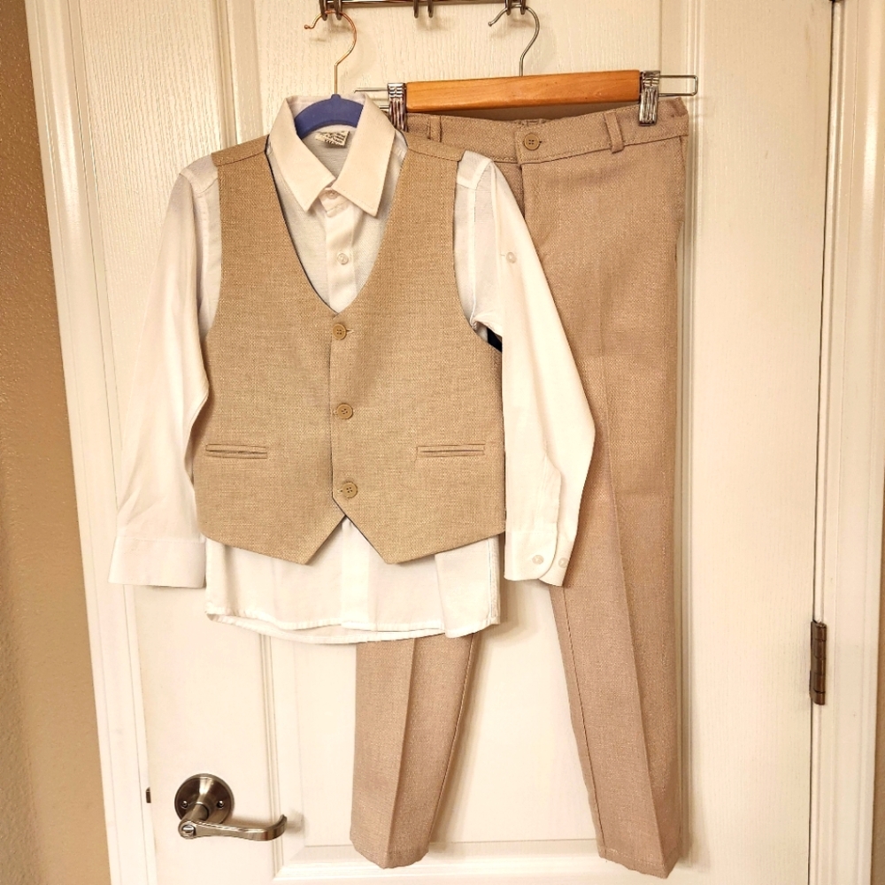 NWOT Lilax Boys Suit - Sz 8